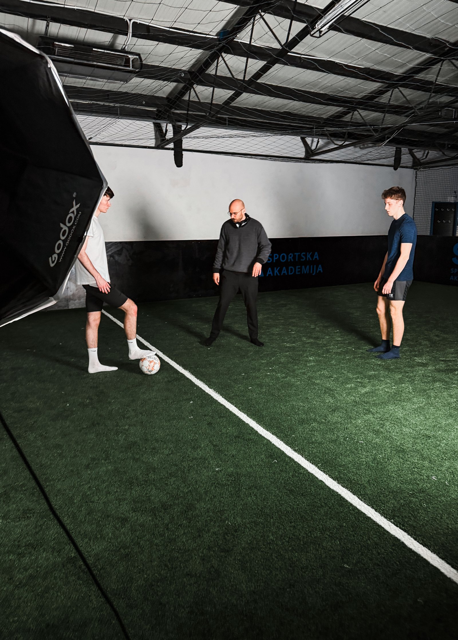 Behind the scenes image 3